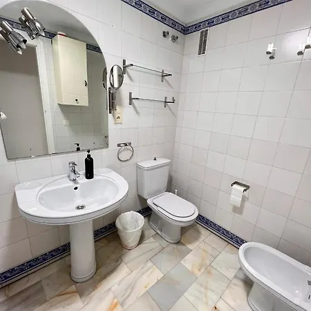 Malagatravelbook Piscina Y Parking Gratis Малага